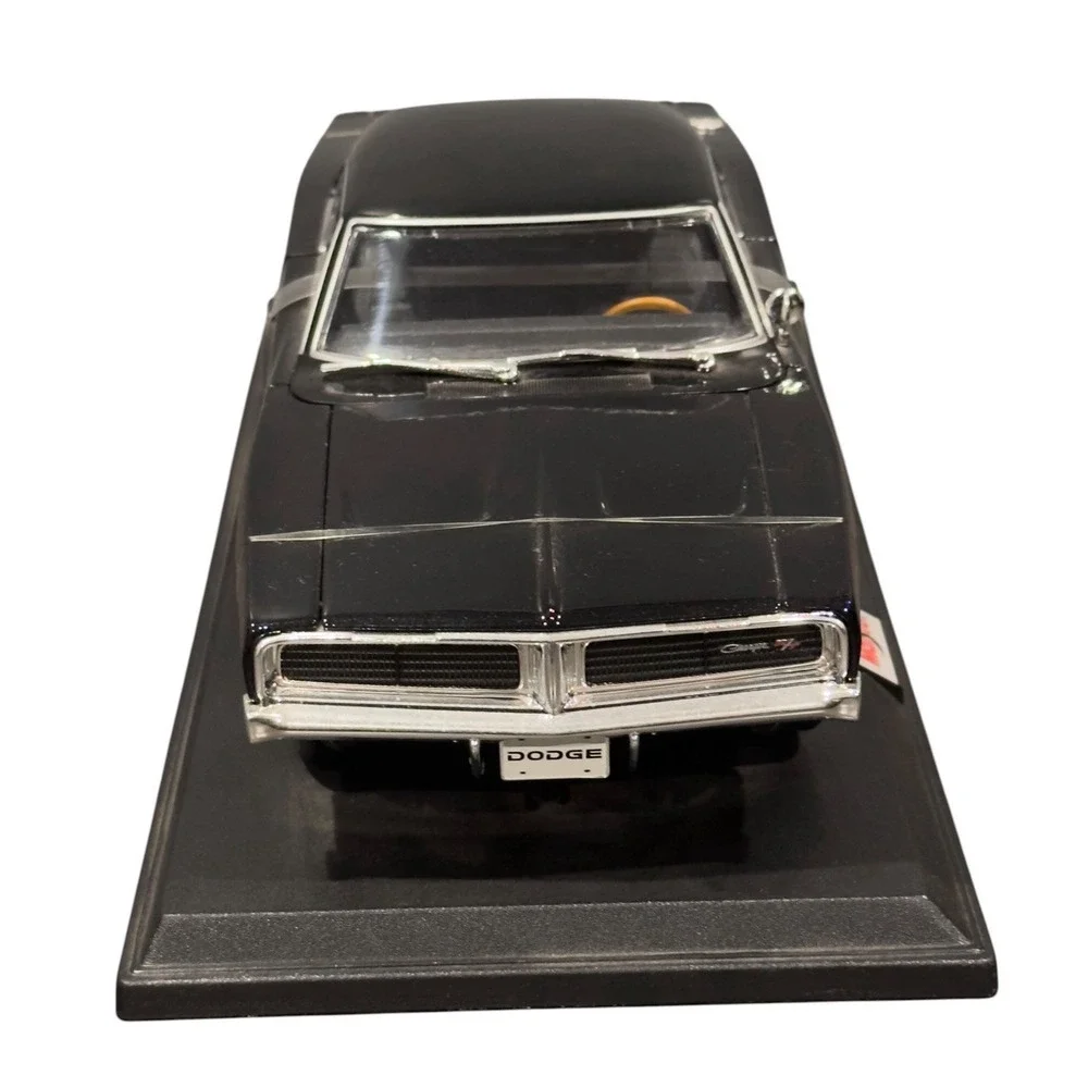 Maisto 1969 Dodge Charger R/T 1:18 Scale‎ Diecast Car Black